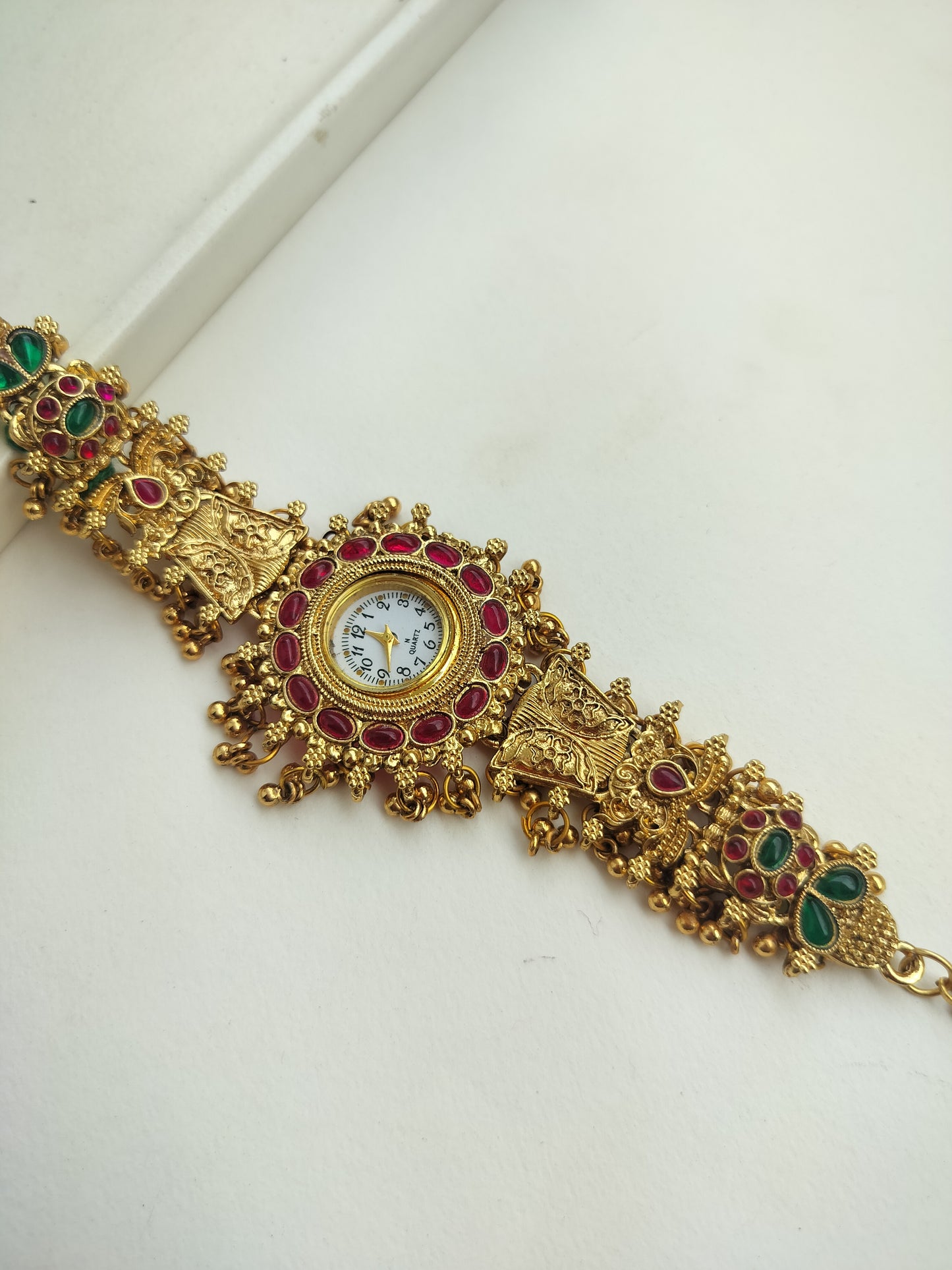 Surbhi Golden Heritage Watch