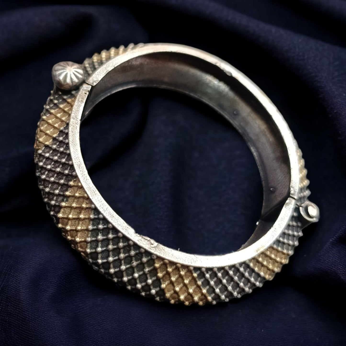 Ditvi Dual tone Silver lookalike Kada