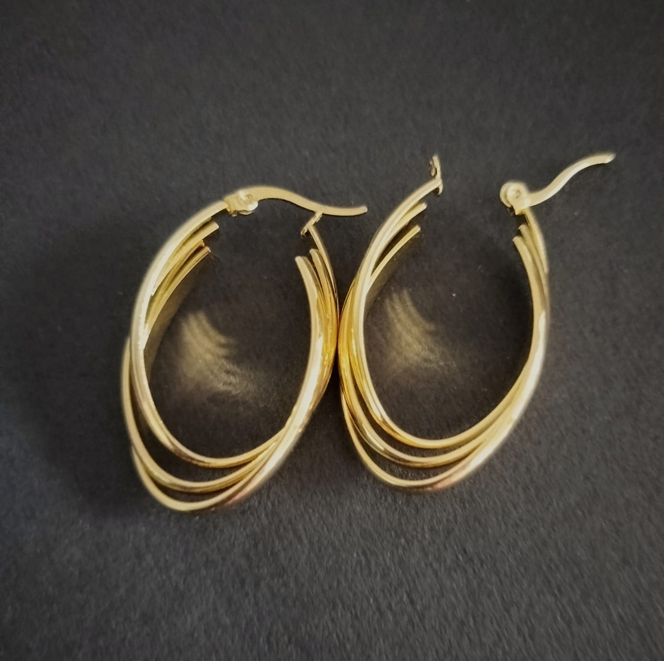Chunky Golden Oval Hoops