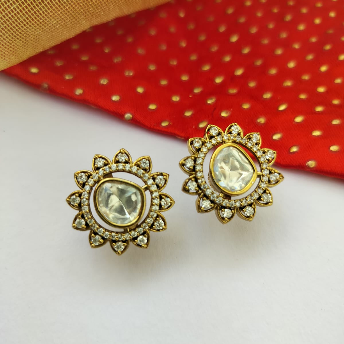 Manah Kundan Stud Earrings