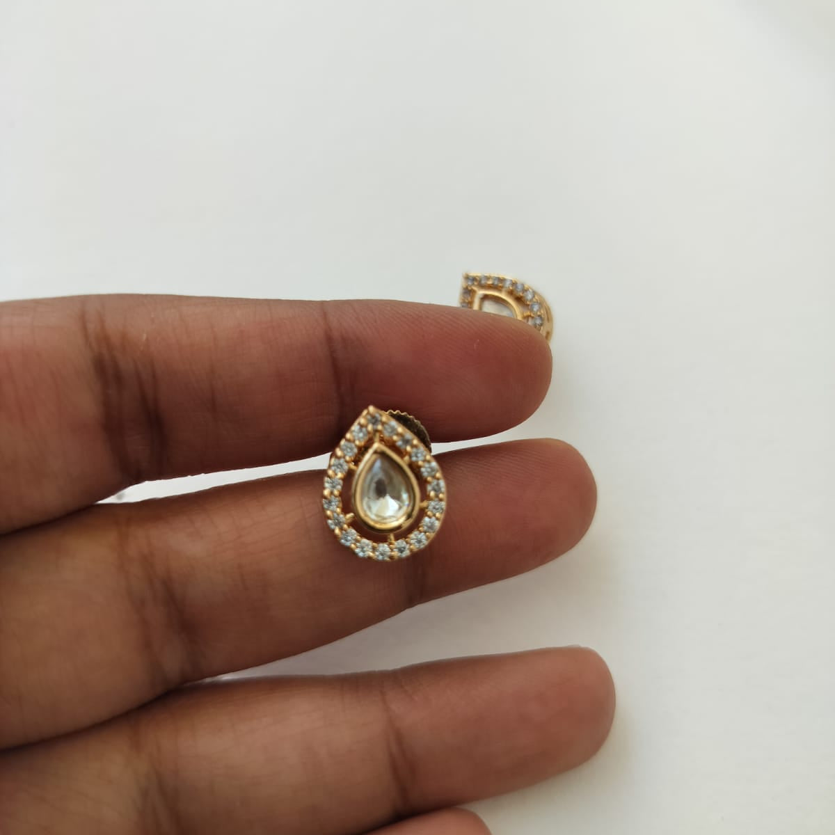 Single stone Kundan Studs