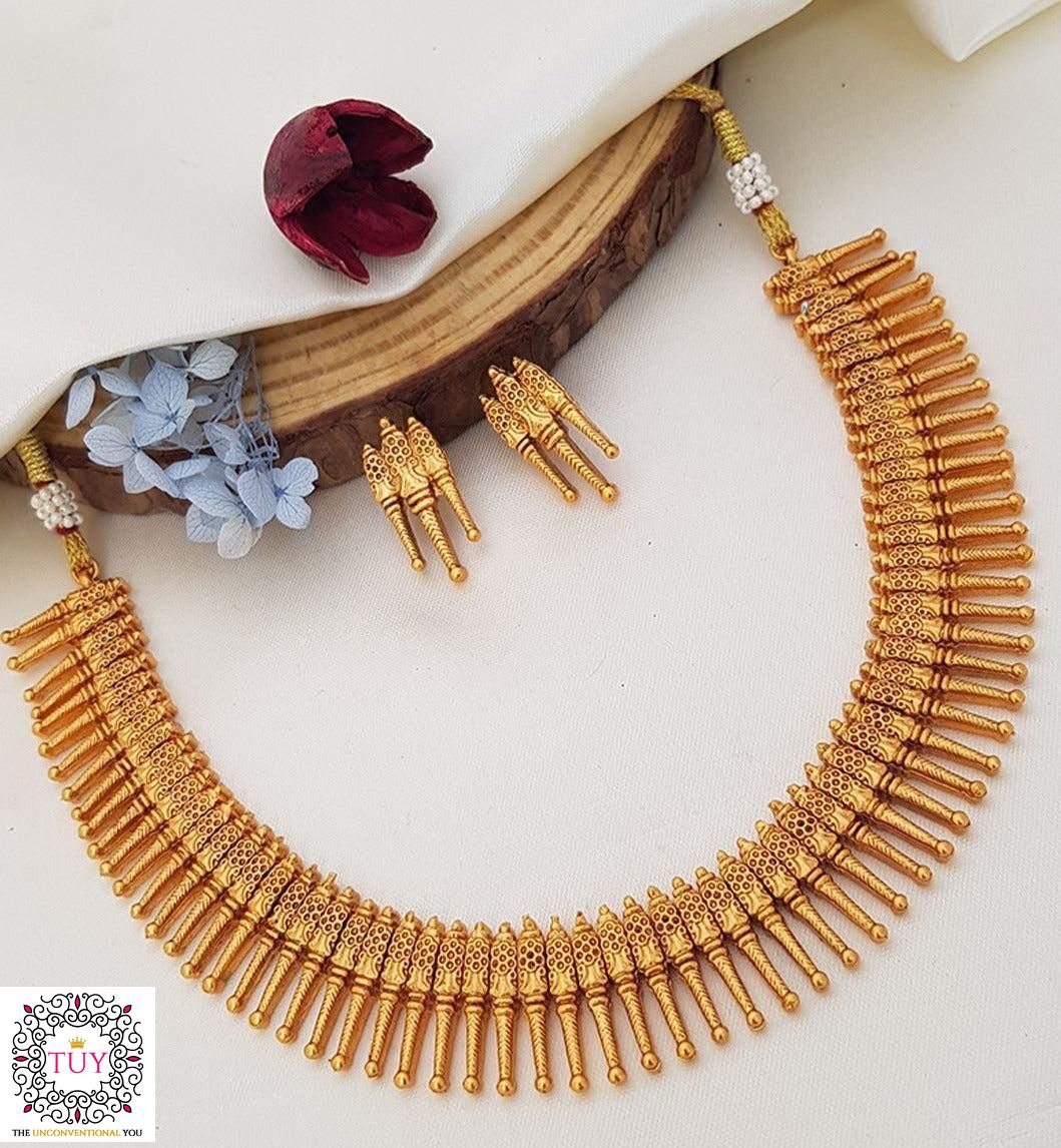 Golden Needle Choker Set