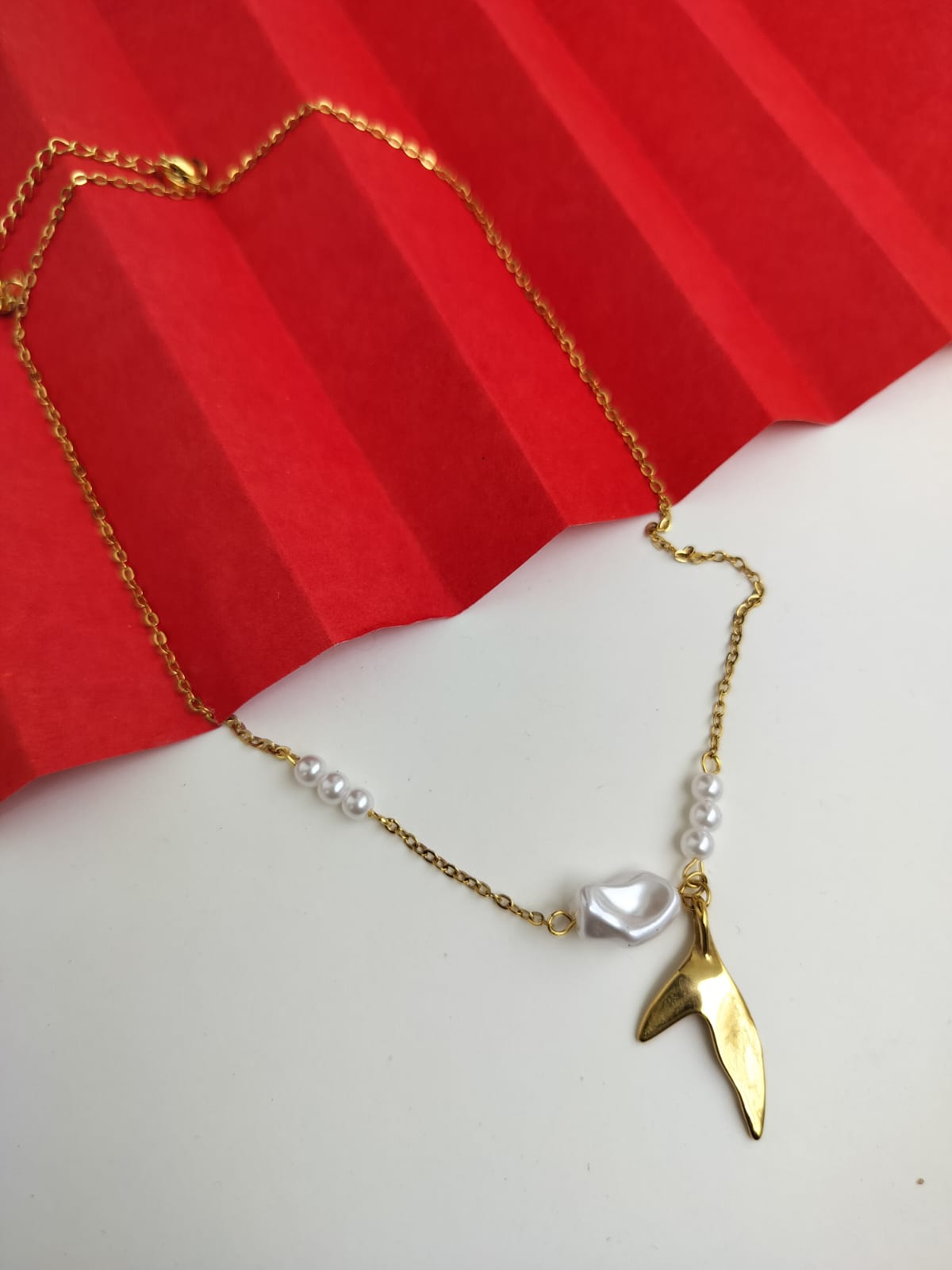 Bella Pearl golden pendant