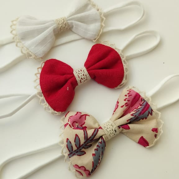 Shades of red Handmade Girl Bow Band (Set of 3)