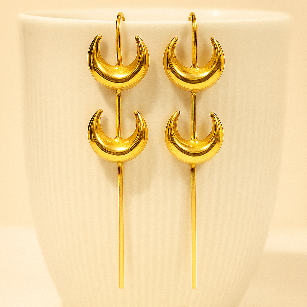 Chandra Golden Needle Earcuff