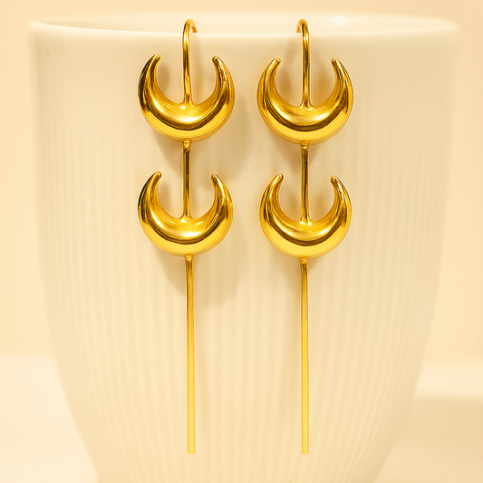 Chandra Golden Needle Earcuff