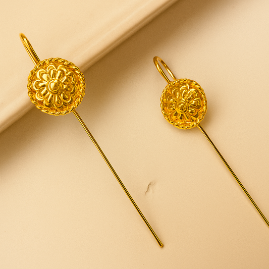Iris Golden Earcuff