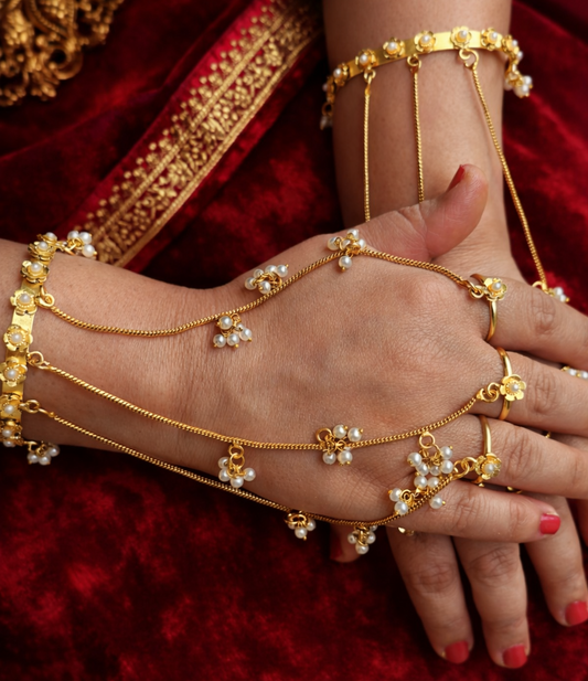 Nyna Floral haathphool