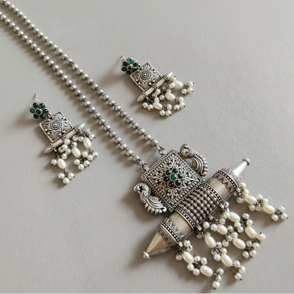 Hetakshi Silver Lookalike Oxidised Necklace set