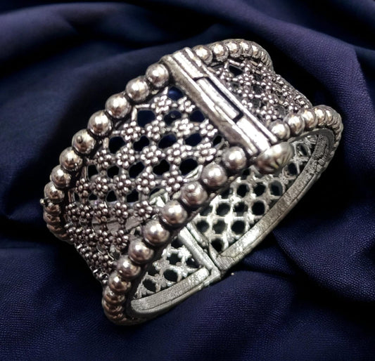 Jaali Silver Lookalike Kada