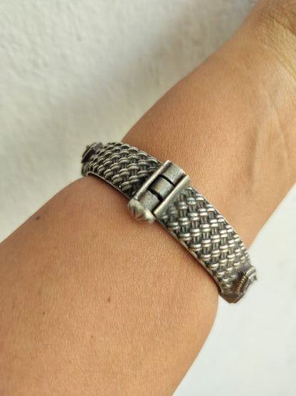 Silver Lookalike Green Stone kada