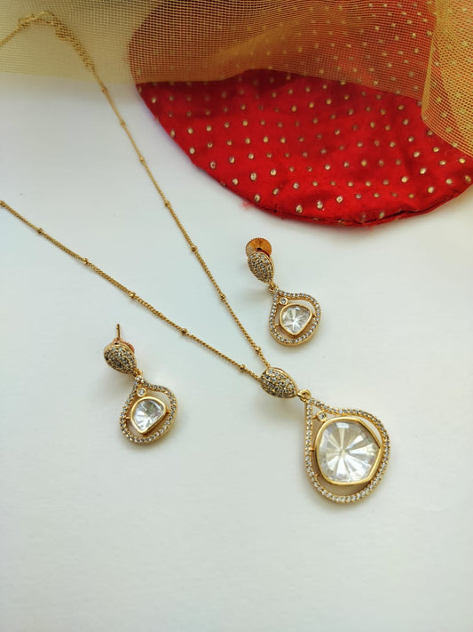Mossanite Single Stone Kundan Pendant Set