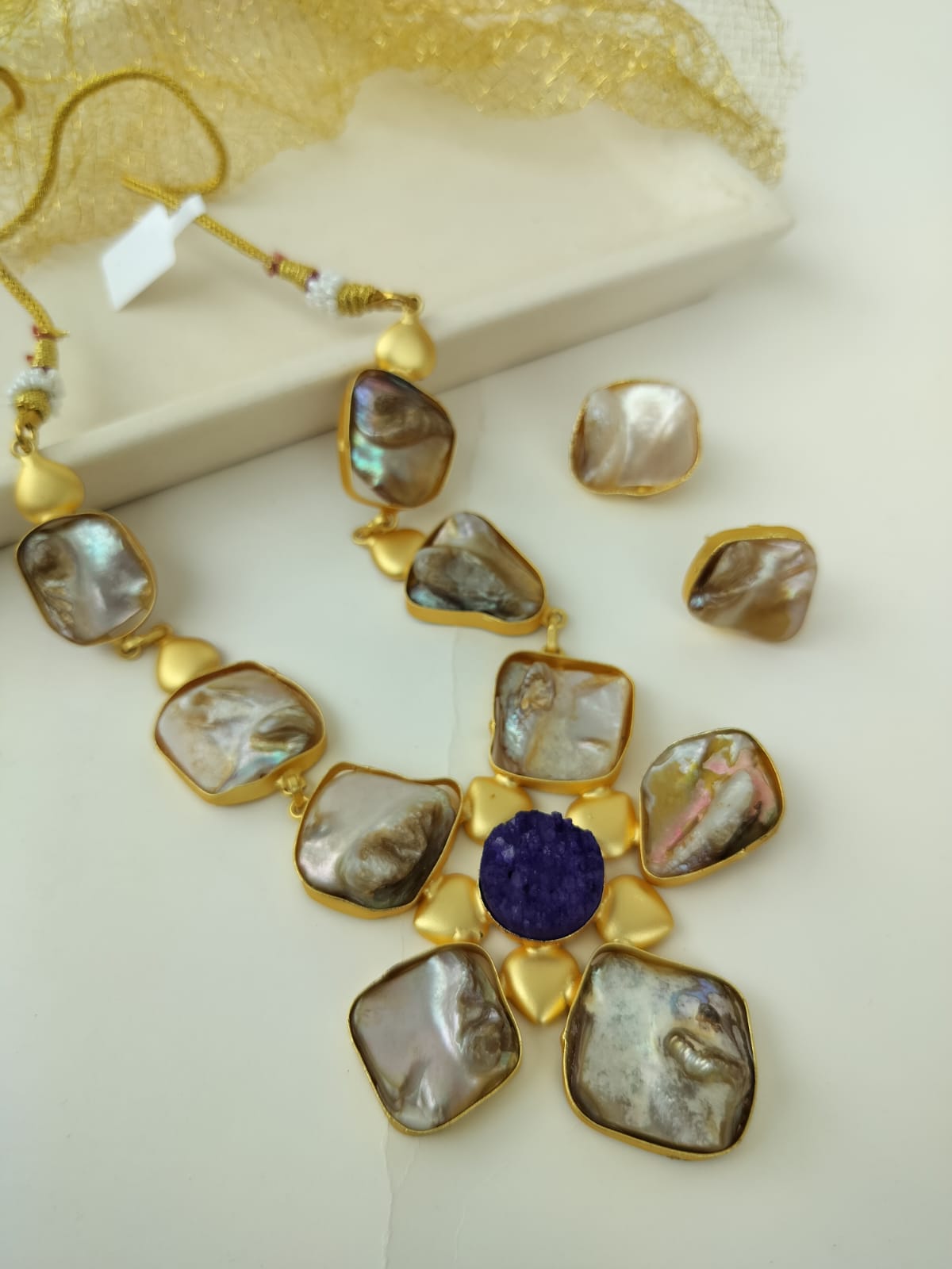 Fusion Mother of pearl necklace set (Blue stone)