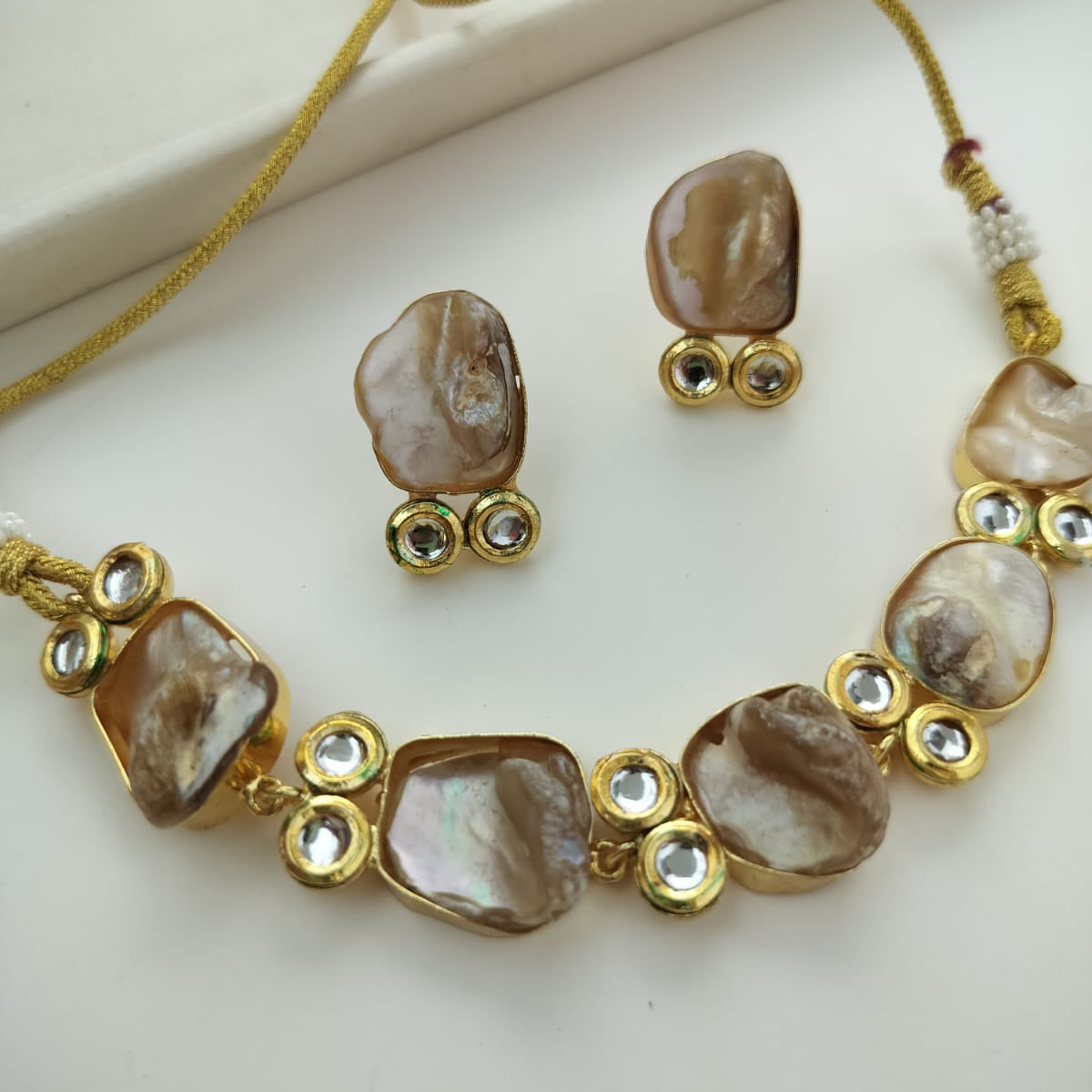 Mother of pearl kundan Necklace set