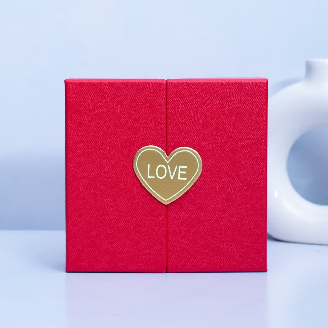 Gift Box For Loved one (Heart pendant with scented roses)