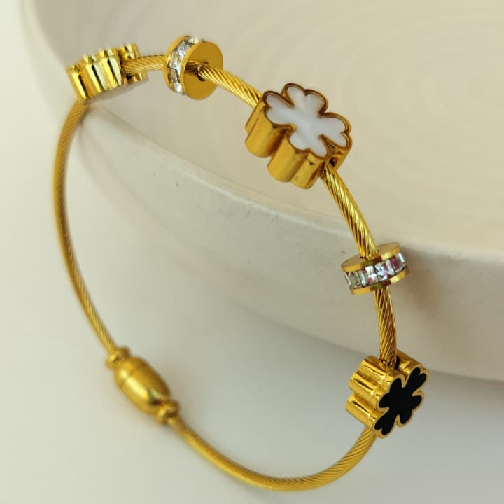 Spade Anti Tarnish Bracelet