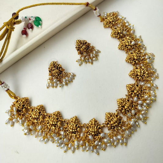 Lakshmi Guttapusalu necklace with earrings