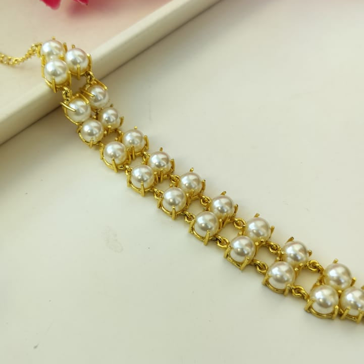 Classic Pearl Necklace Choker
